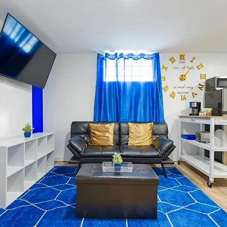 The Sapphire Haven - Stylish Basement Apartment In Old Brooklyn, Free Street Parking, 100Mb Wifi, Self Check-In & 8 Min Airport